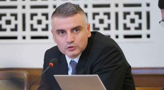 "Времето е пропиляно": ПП-ДБ се оплакват, че енергийният министър не дава отговори за "Лукойл" (ВИДЕО)