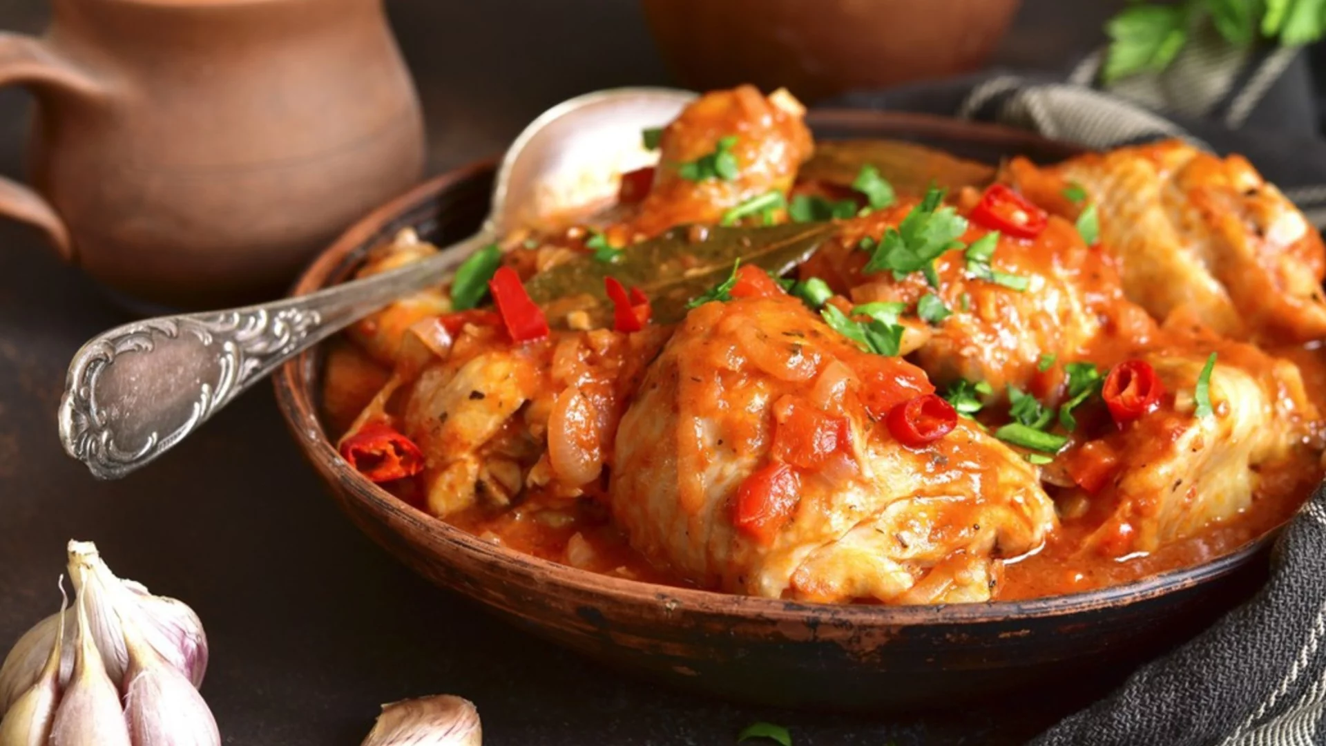 Пилешко филе със заквасена сметана на фурна: Рецептата, която е истинско спасение за всяка заета домакиня