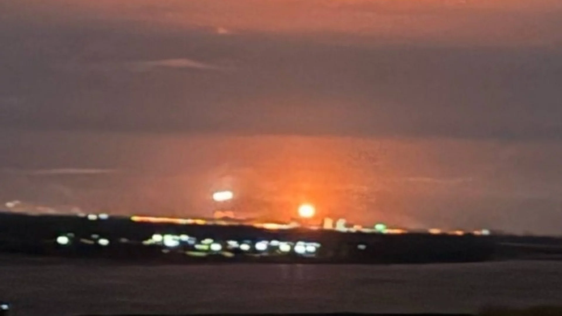 Ракети "Фламинго" - да или не: Третата най-голяма руска електроцентрала и поредна рафинерия на "Лукойл" горят. Пламъци и в ТЕЦ в Украйна (ВИДЕО)