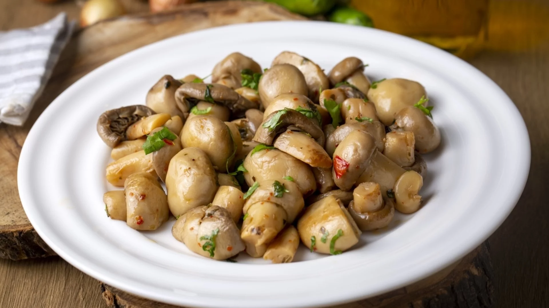 Какво да направим, ако гъбите пуснат много вода