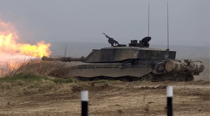 Challenger се завръща: Защо Лондон възкресява старите си танкове?