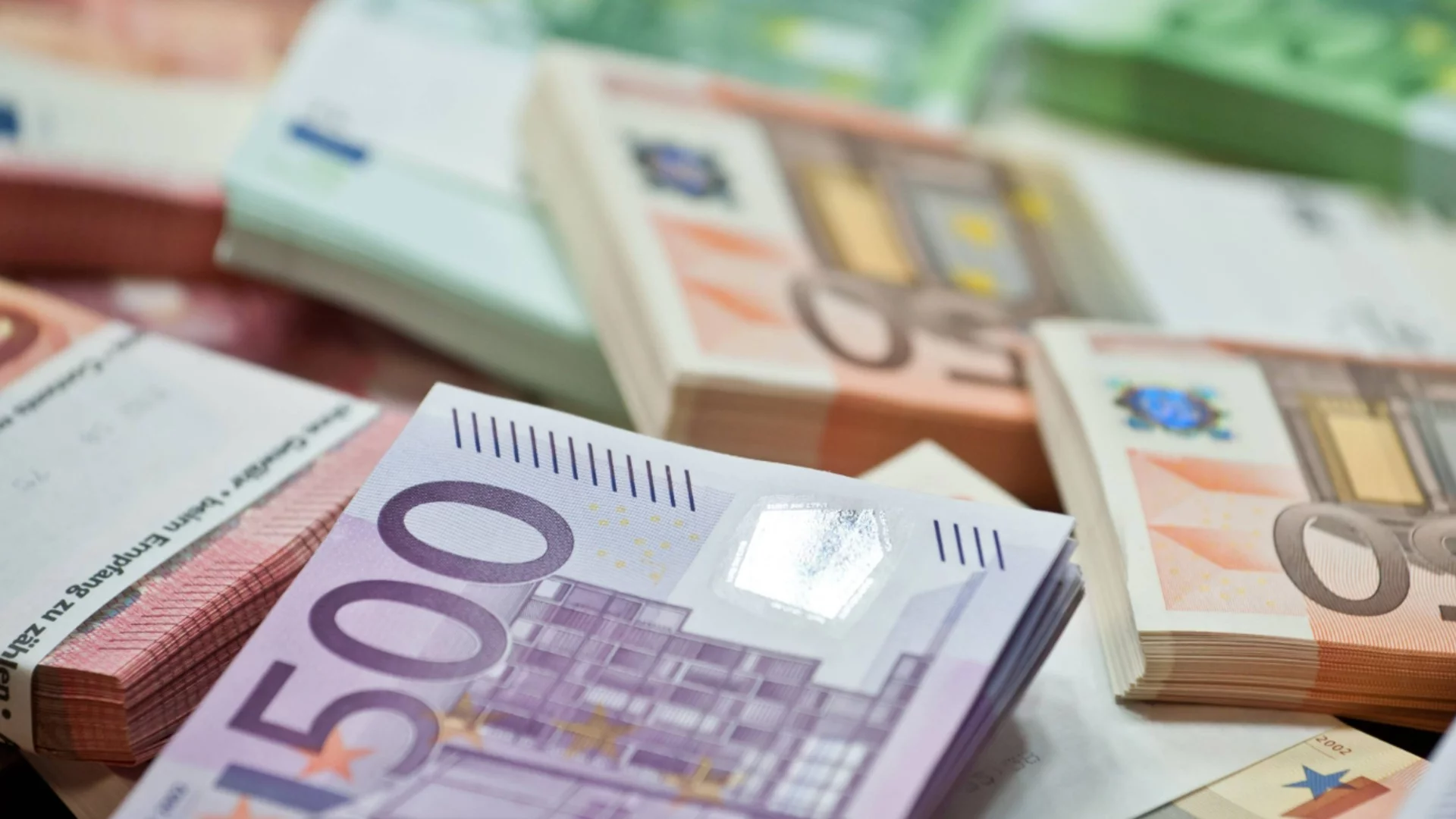 Вече не сме отличници: Управляващите готвят сериозно увеличение на държавния дълг за три години 