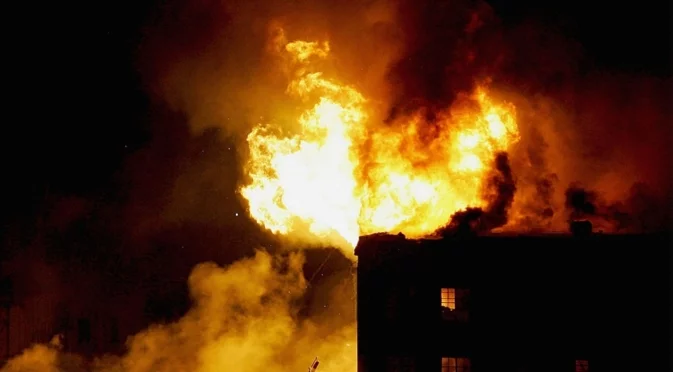 След украинския удар: Нефтопреработвателният завод във Волгоград спря работа (ВИДЕО)