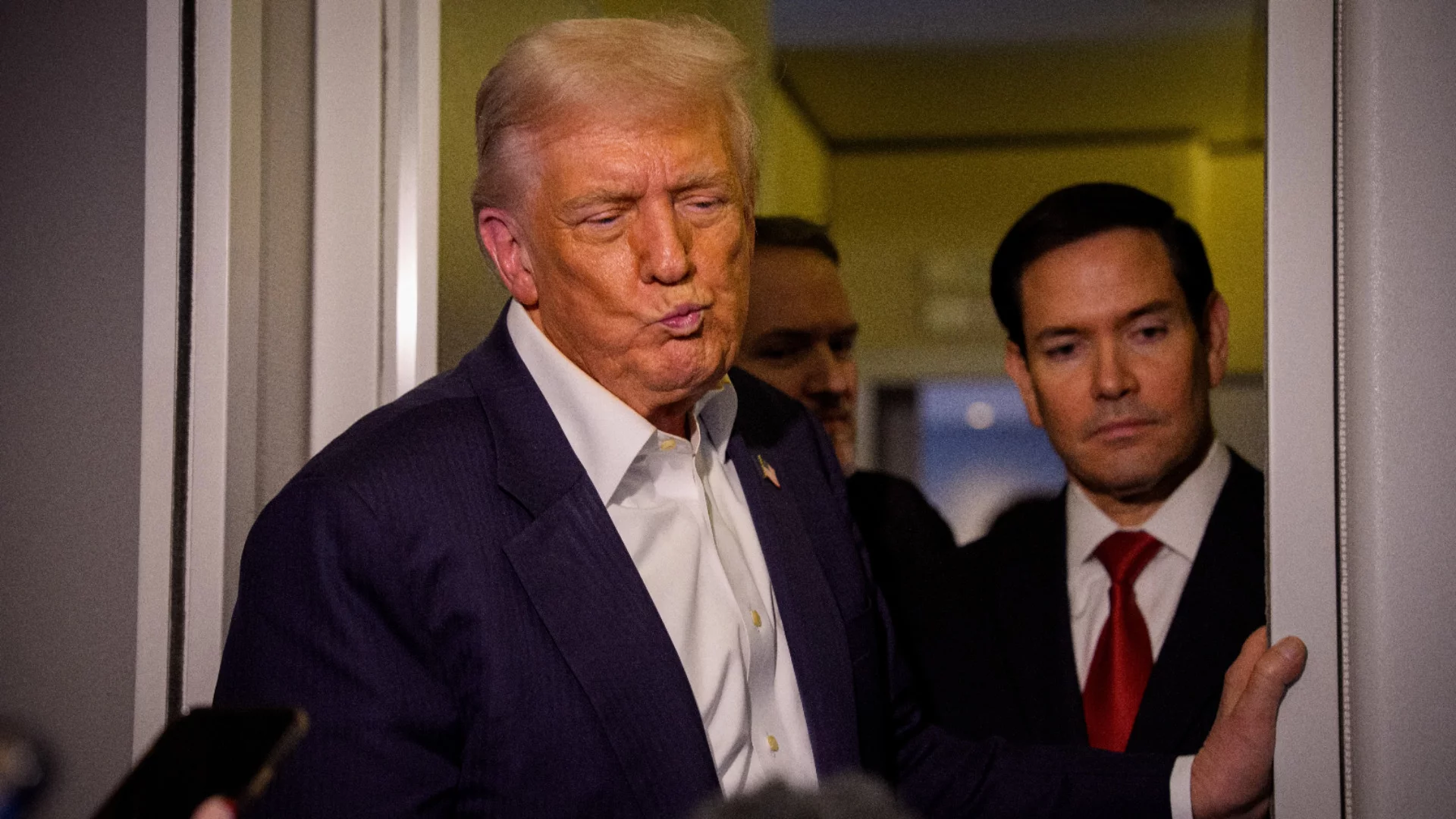 Можете да си изберете измежду комунист и бандит – и те избраха комуниста