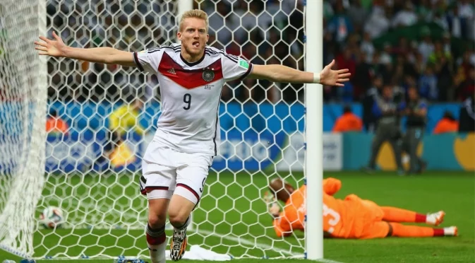 Той спечели Световното, но славата го отказа млад, а сега покорява над 4 000 метра само по шорти