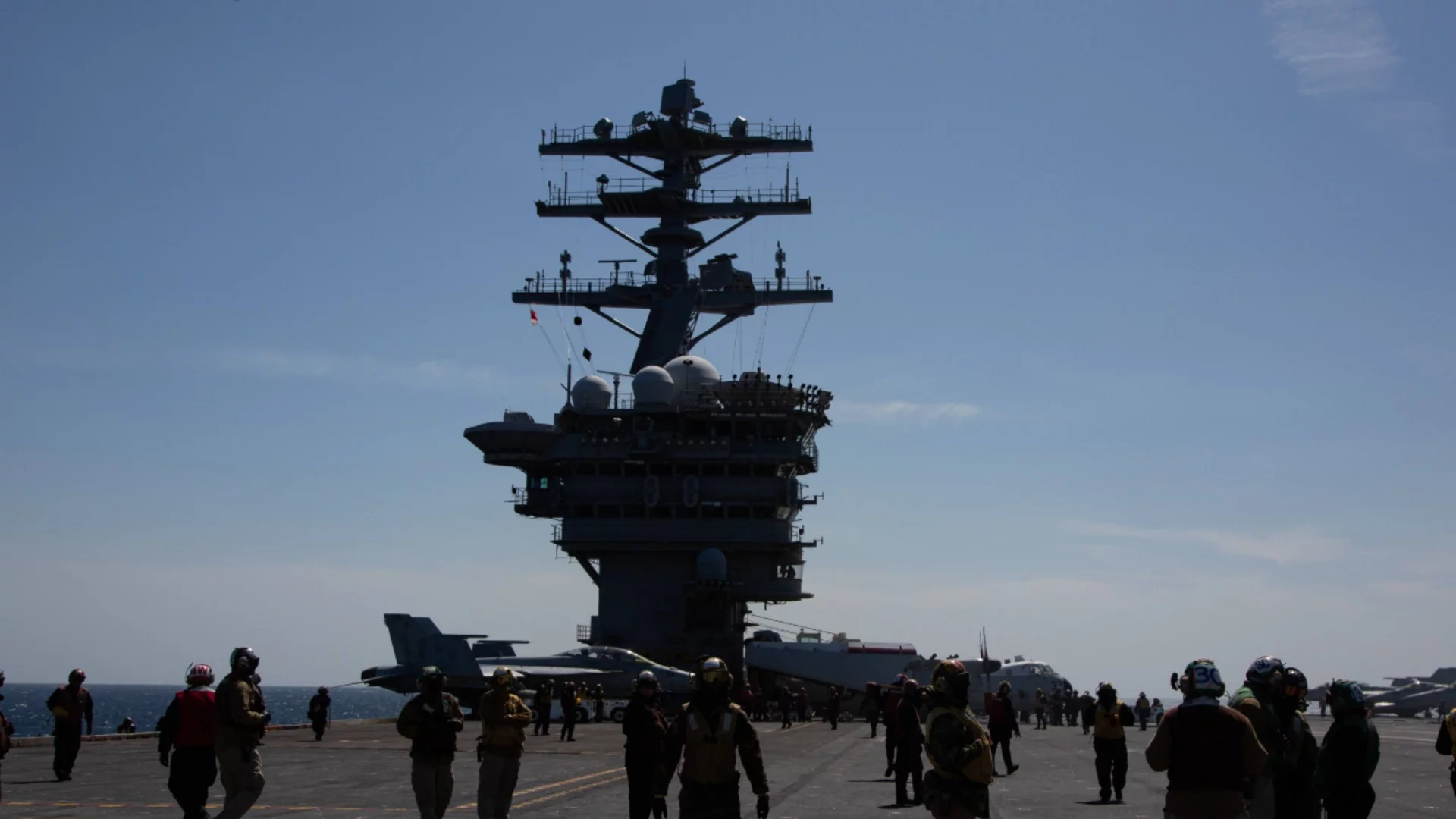 Китай въвежда най-новия си самолетоносач в експлоатация: С него може да стигне отвъд териториалните си води
