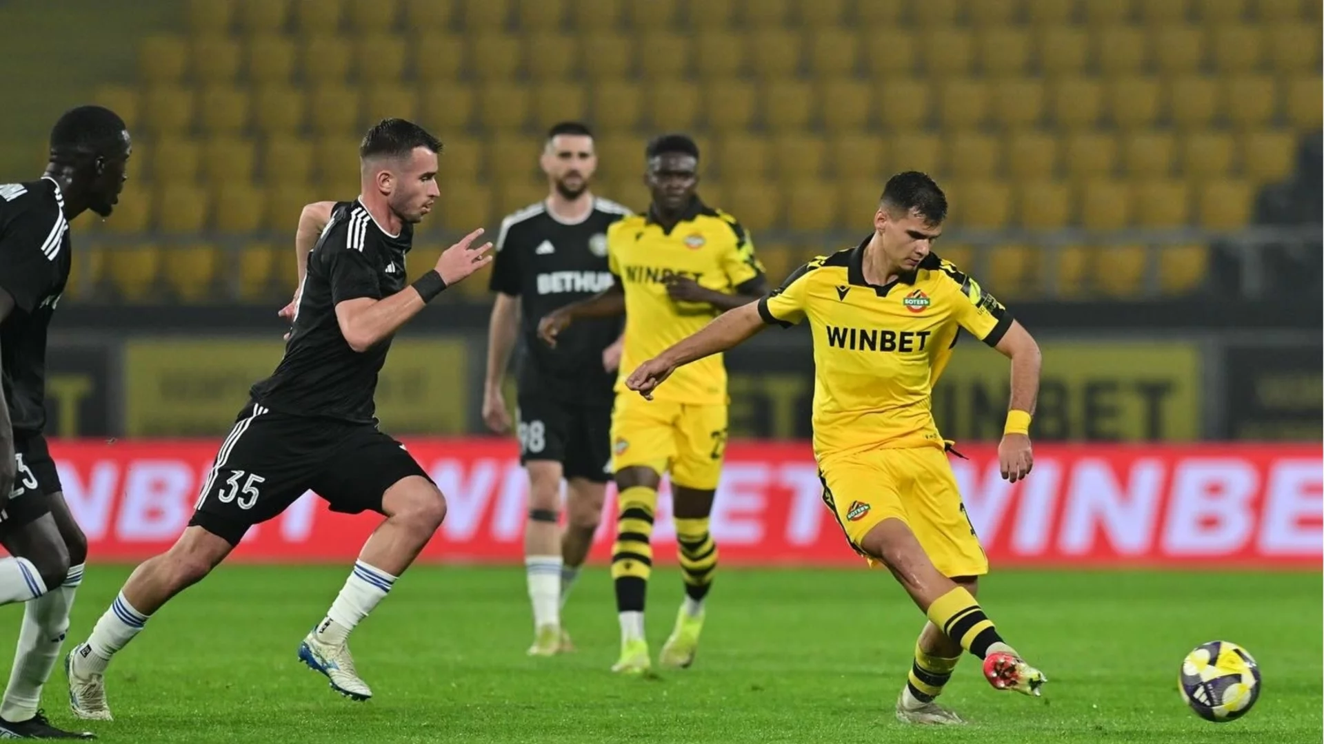 "Не ме е настъпил в рейса, че да ми се извинява!": Орела не спести критики за чутовна издънка на свой играч