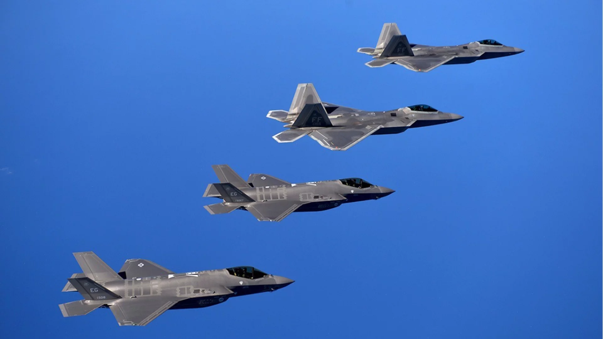 САЩ потопиха кораб с наркотици в Карибско море, има загинали (ВИДЕО)