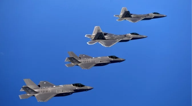 САЩ потопиха кораб с наркотици в Карибско море, има загинали (ВИДЕО)