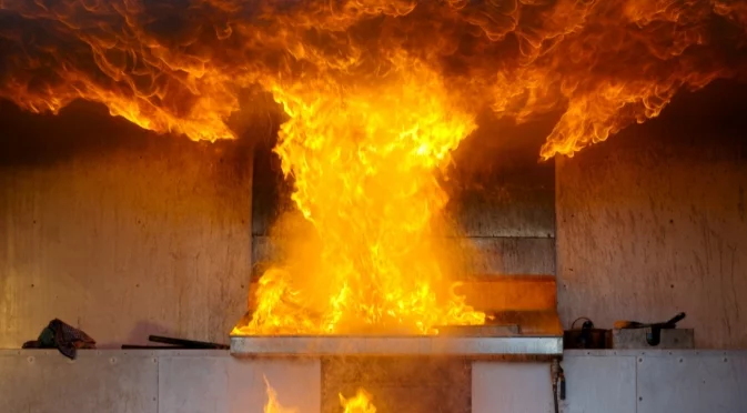 Има заподозрян за взрива в джамия в Индонезия (ВИДЕО)