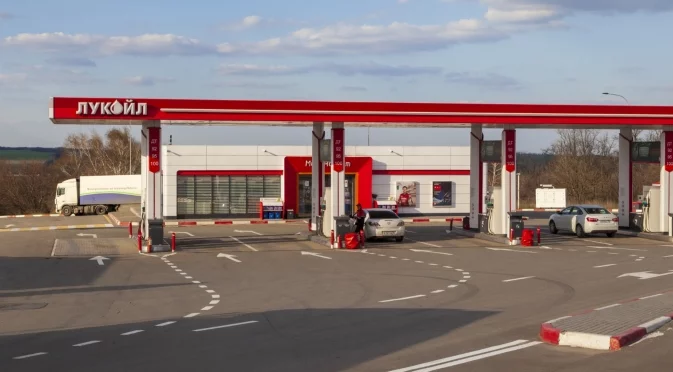 Кражба за милиони: Разкриха как е източвано гориво от тръбопровод на "Лукойл"