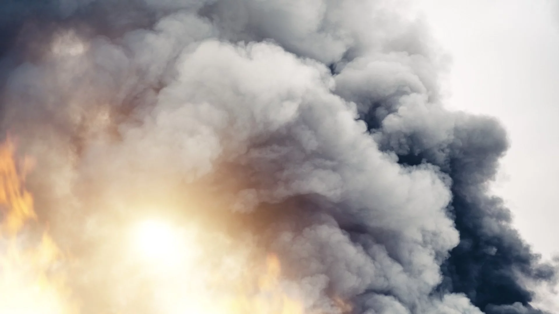 Мистериозна експлозия до училище в Индонезия: Десетки ранени (ВИДЕО)