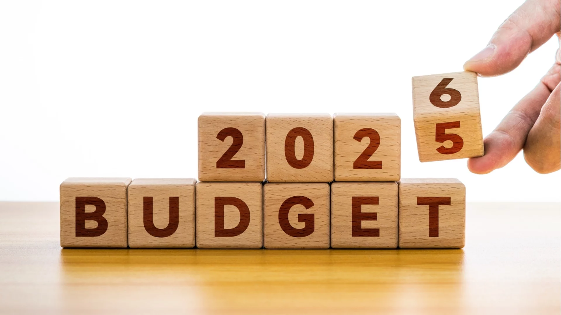 Икономист: "Средносрочно залагаме много големи бомби за начина на живот"