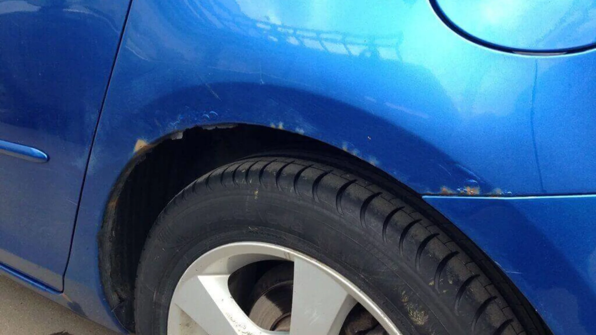 Защо каросерията на колите не се прави от неръждаема стомана