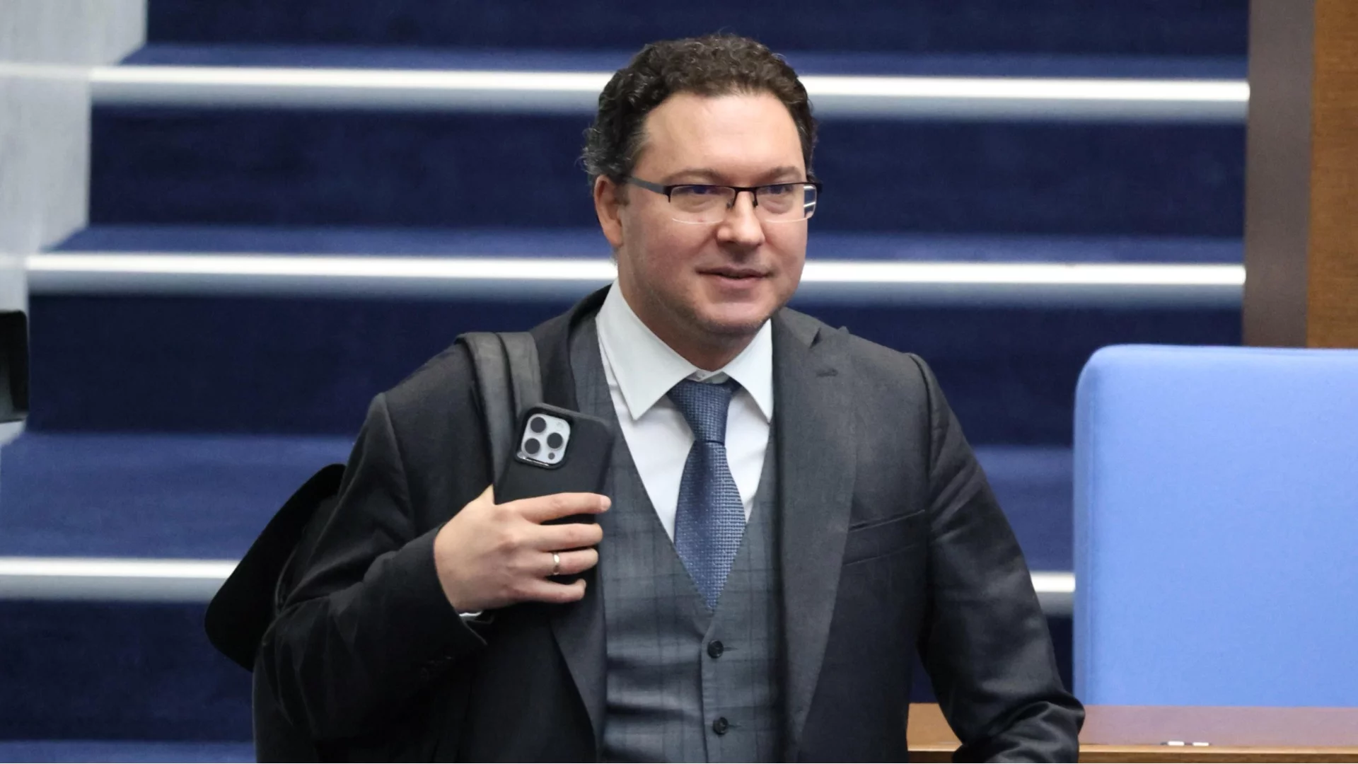 "Говорят хора, които нямат идея какво приказват": Вътрешният министър защити полицаите и милиардите за заплати