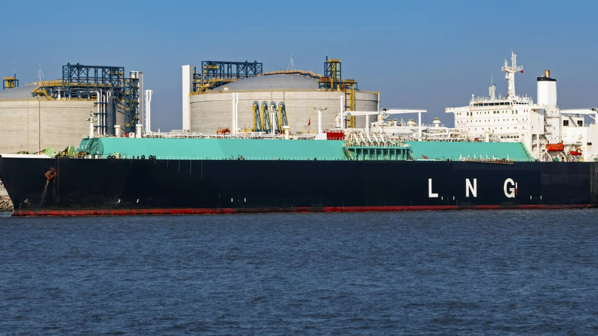 Гърция подписа първото дългосрочно споразумение за втечнен природен газ със САЩ