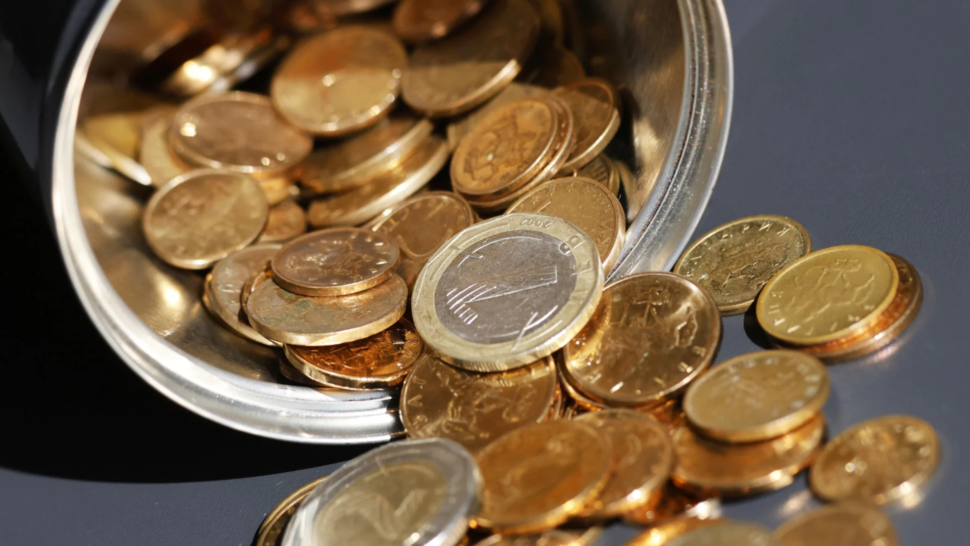 Не може да пазарувате с много монети по закон: Предупреждение за еврото и януари 2026 година