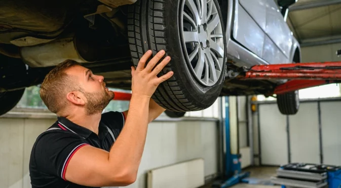 Техническият преглед на колите и неплатените глоби: Конституционният съд ще решава