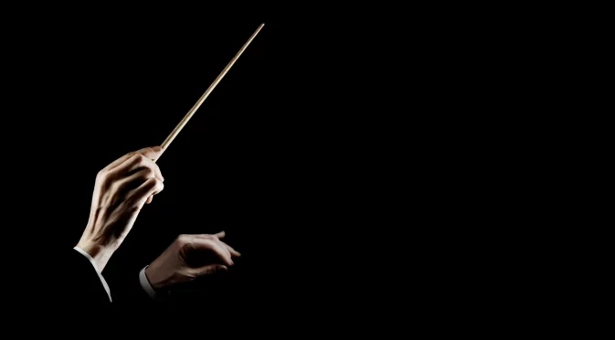 Хаос в Париж: Протестиращ се подпали по време на концерт на Израелската филхармония (ВИДЕО)