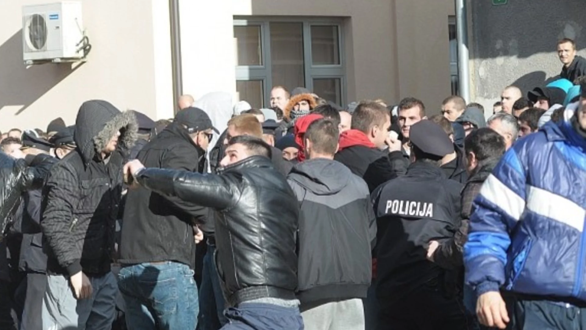 Протест в Босна: Гражданите искат оставки заради пожара в старчески дом