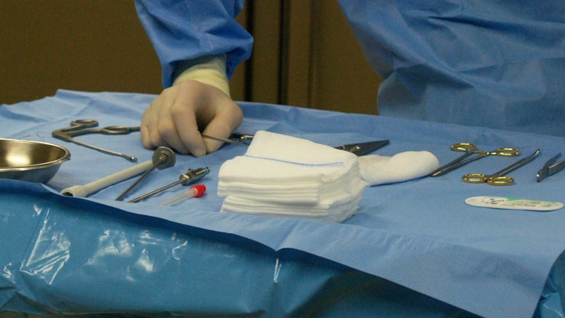 Арестуваха лекар, обрязал над 40 деца