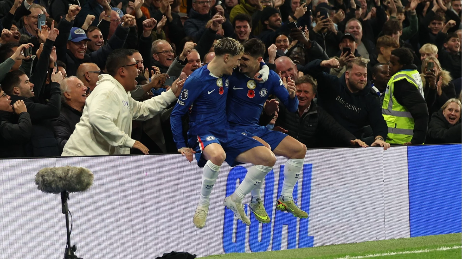 Челси закотви Уулвс на дъното и излезе втори във Висшата лига