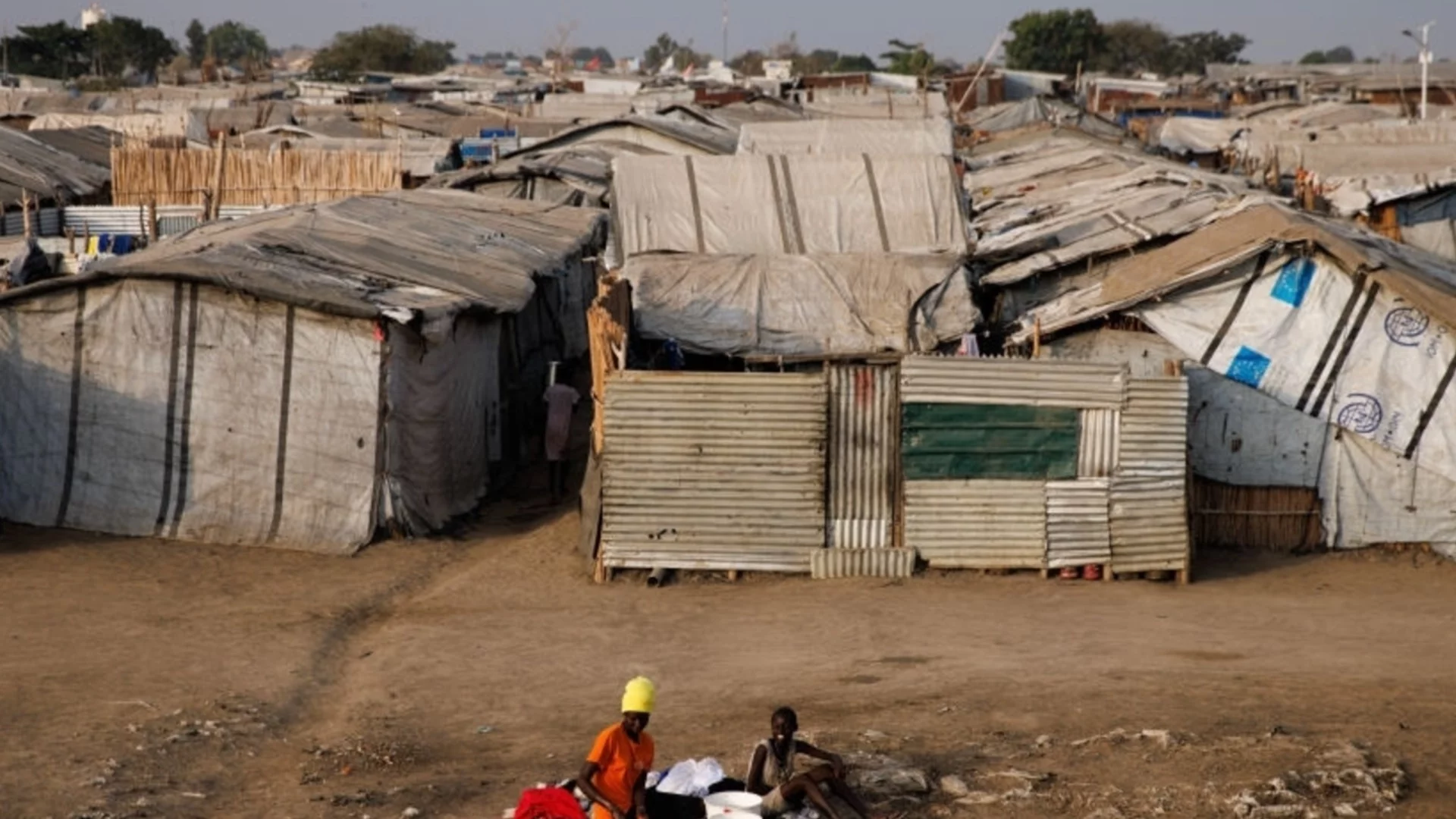 Десетки хиляди суданци бягат, за да се спасят от зверствата на паравоенни сили (ВИДЕО)