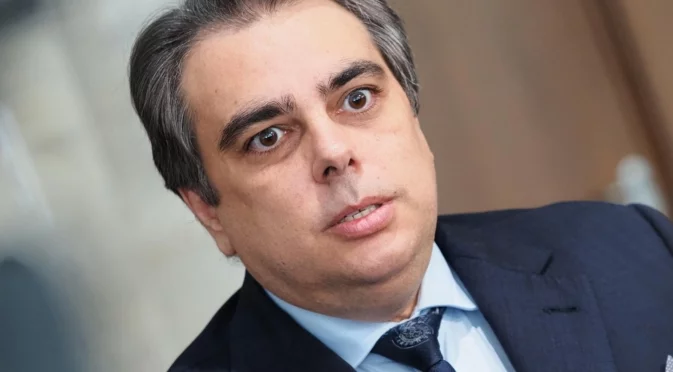 Асен Василев: Ако Пеевски управлява "Лукойл"- със сигурност ще има криза на горивата (ВИДЕО)