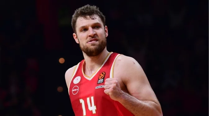 Везенков помогна на Олимпиакос за страхотен обрат срещу сръбски гранд