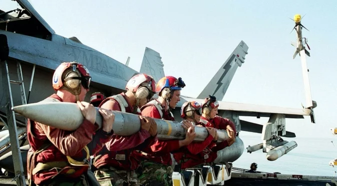 Американският дълг и неработещото правителство спряха износ за милиарди на оръжие от САЩ