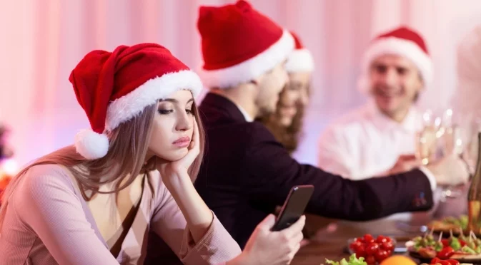 Защо някои хора ненавиждат Коледа и семейните събирания?