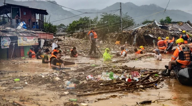 Нов мощен тайфун заплашва да удари Филипините