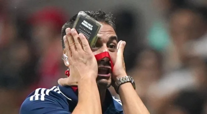 Босът на ЦСКА 1948 захапа Хулио Веласкес след загубата от ЦСКА: Каза, че трябва да сме скромни и скромничко чупи само скамейката