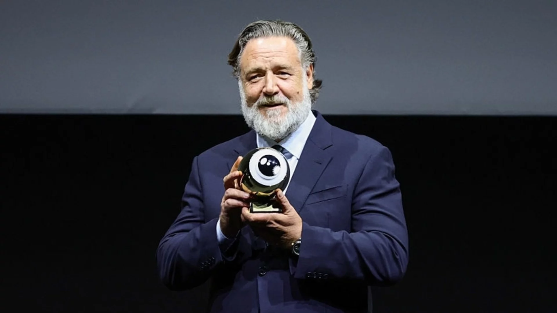 Минус 30 килограма за година: Ръсел Кроу разкри тайната си