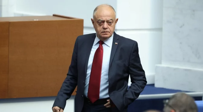 Напоследък Ивайло Мирчев показва доста странни възможности да получава информация