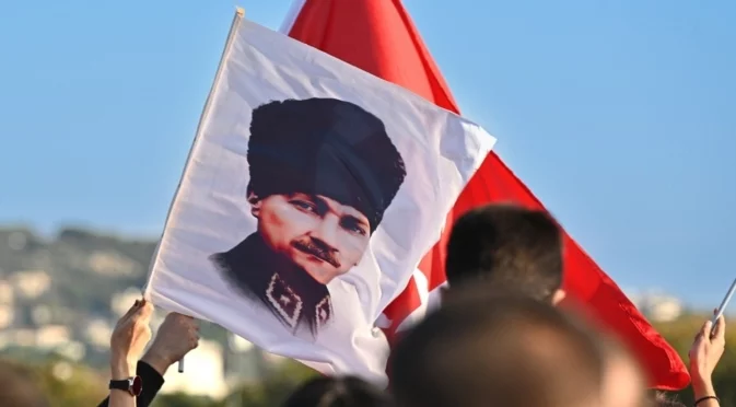 Минута мълчание в цяла Турция в памет на Ататюрк (ВИДЕА)