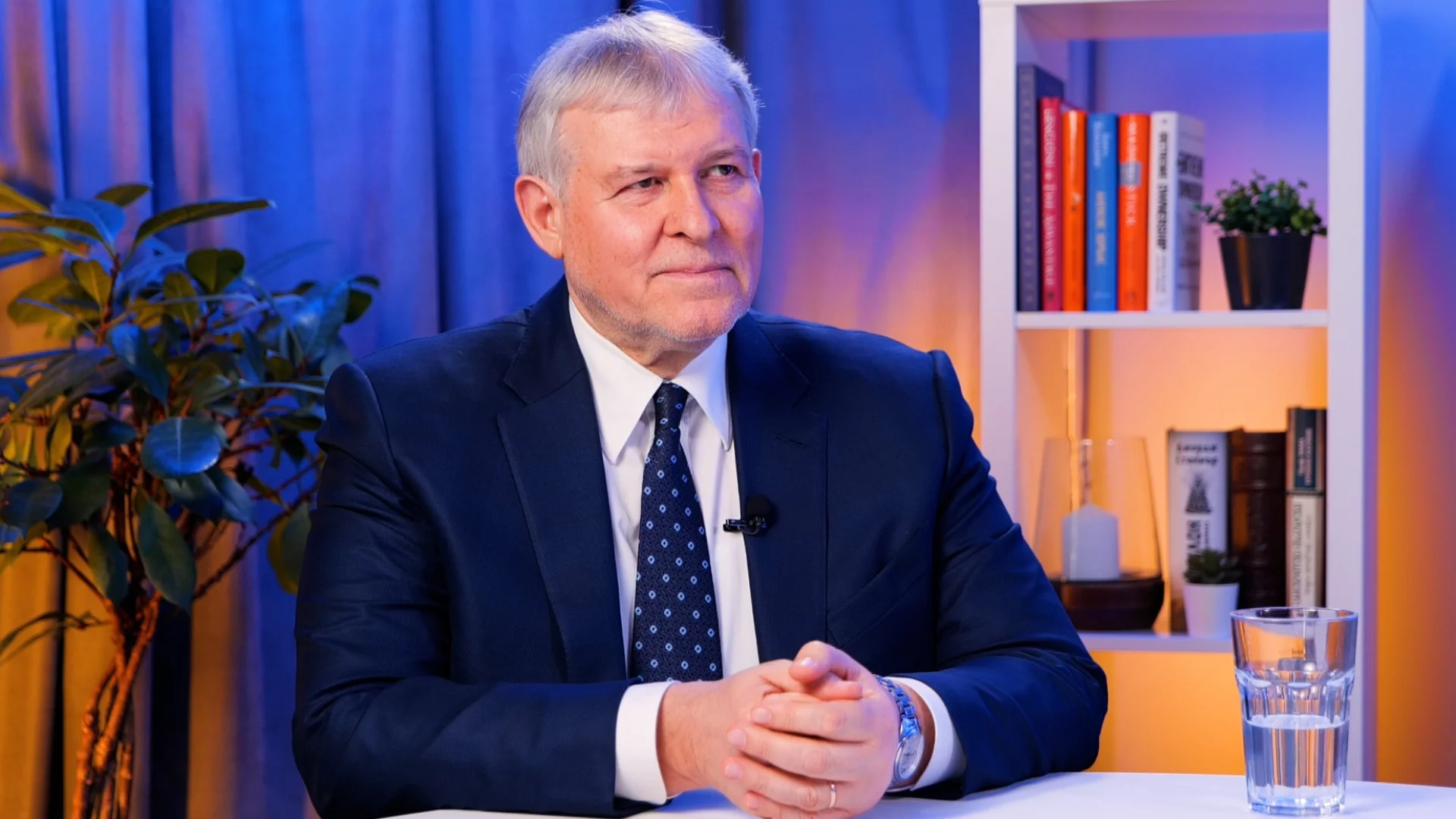 Вървим към една бездна, но не сме я стигнали