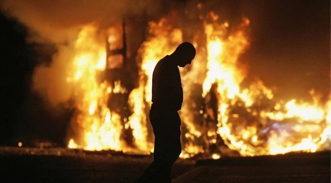 Инцидент или тероризъм: Убити и ранени при мощен взрив в центъра на столицата на Индия (ВИДЕО)