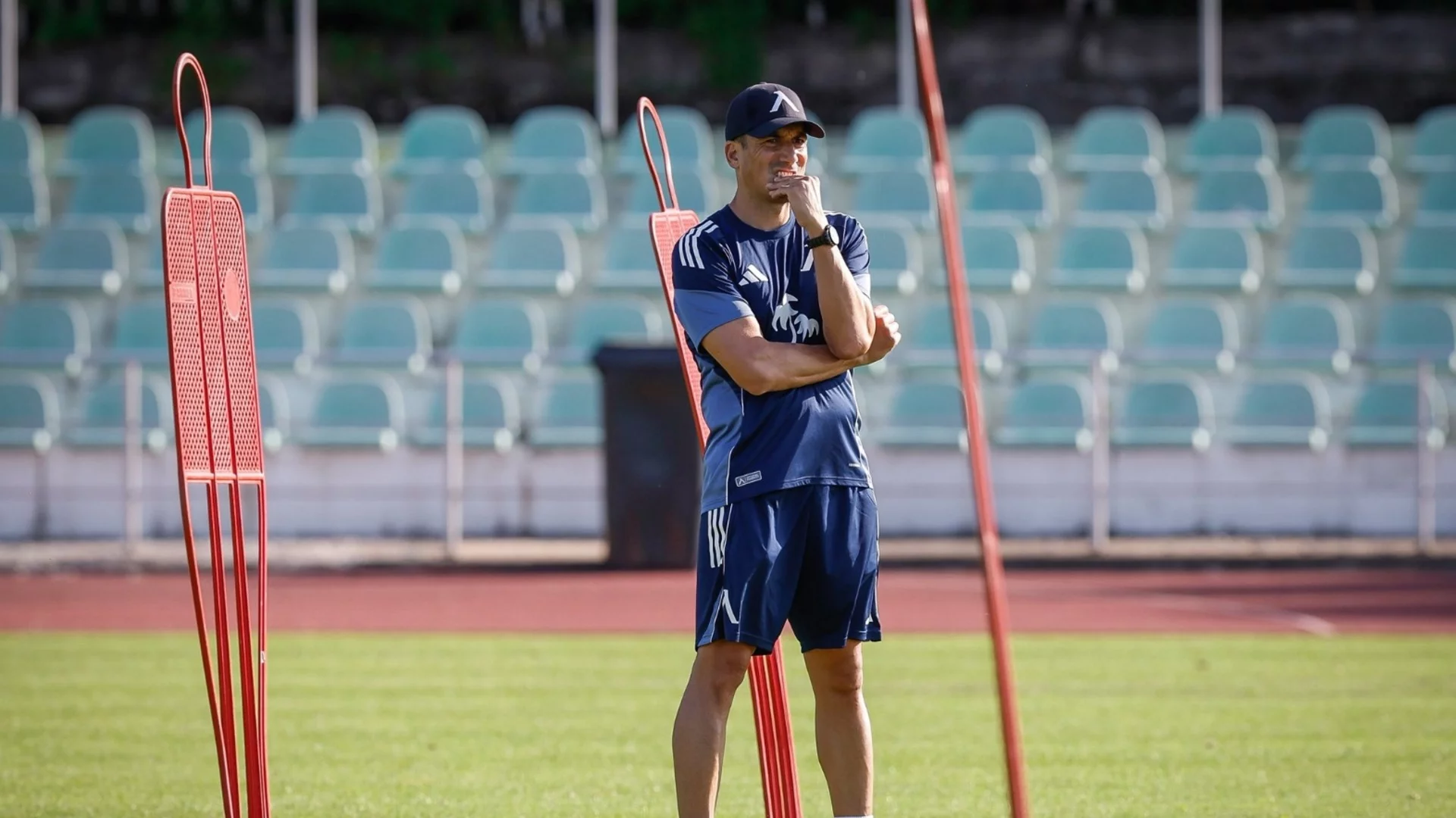 Ръководството на Левски постави важна задача пред Хулио Веласкес след загубата от ЦСКА