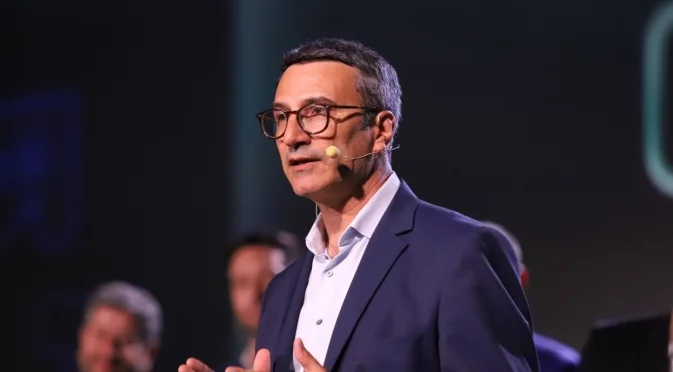 "Тънък юридически лед": Бивш министър с коментар за ситуацията с "Лукойл"