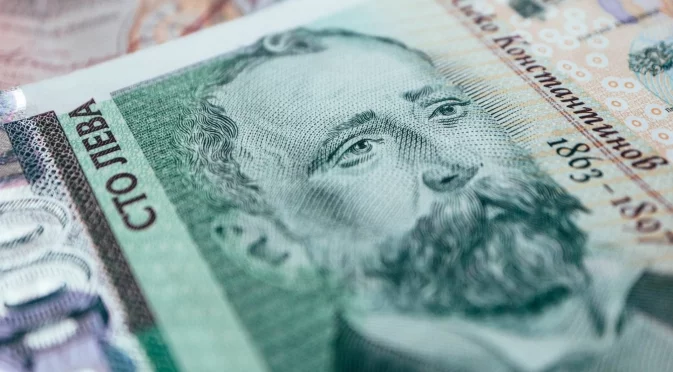 Солидните годишни премии на 16 поста за началници в държавната администрация: Ивайло Мирчев с данни