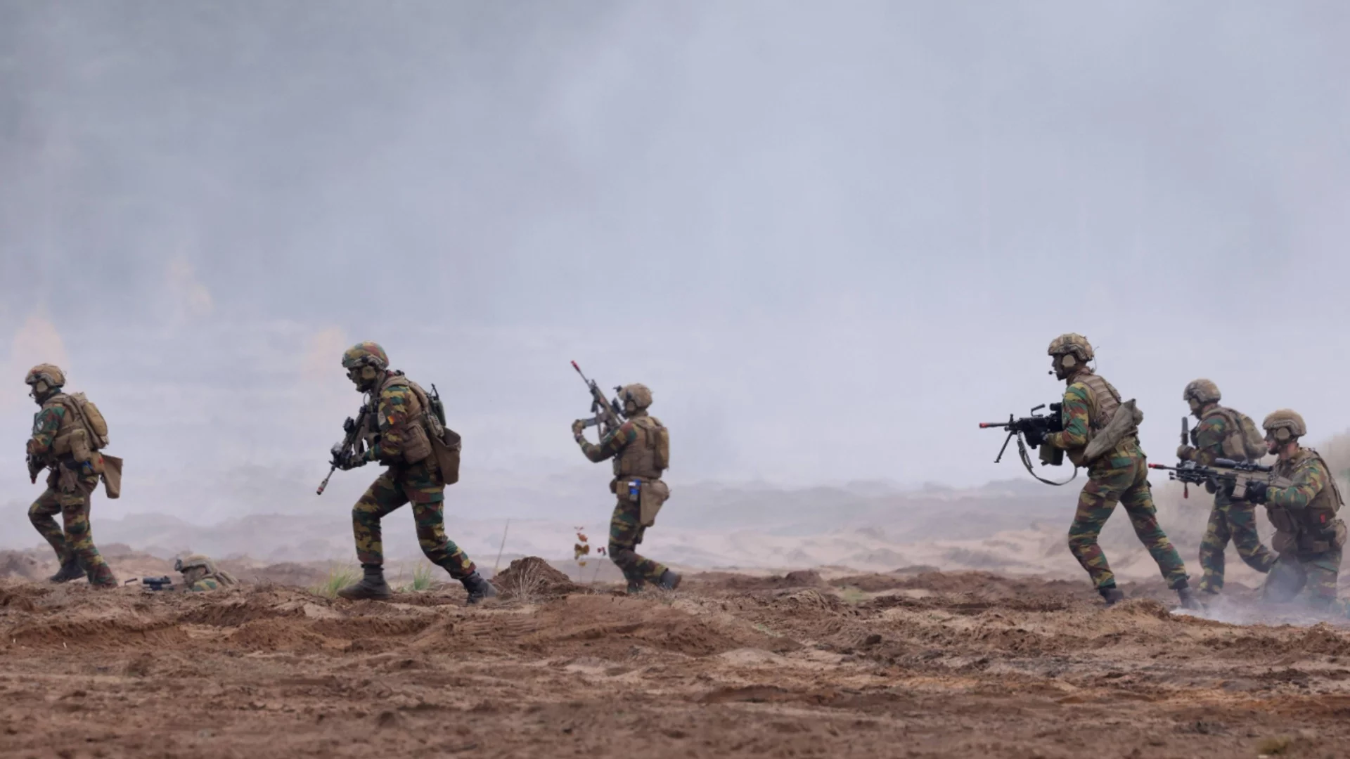 Белгийският премиер с лични писма до близо 150 хил. младежи: Моли ги да влязат в армията