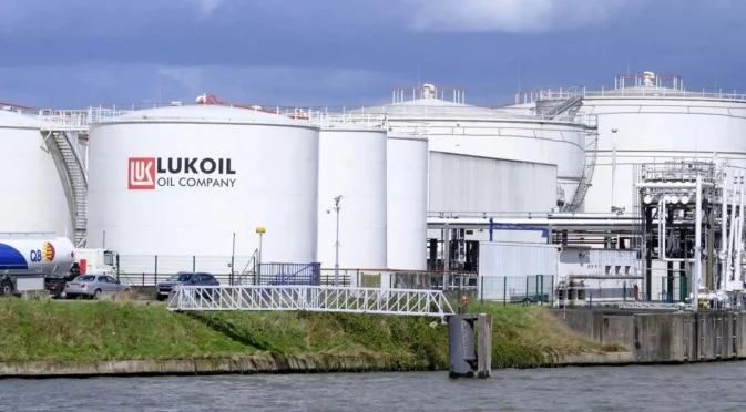 Шансовете за саботаж на "Лукойл" не са малки: Експерт за бъдещето на рафинерията