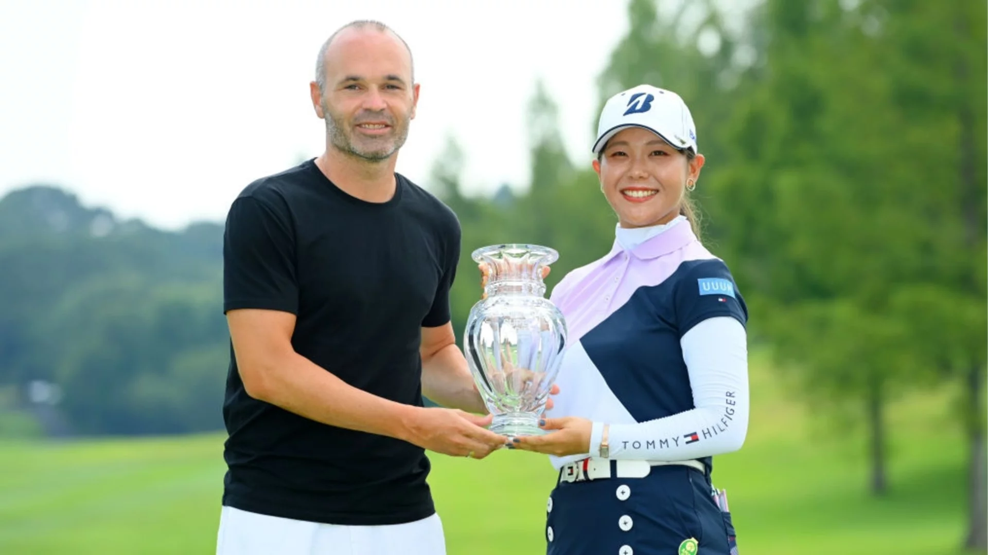 Разследват легенда на Барселона за измама с над 600 000 долара