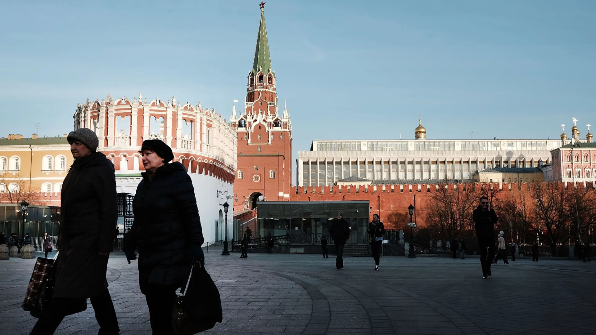 Секретно проучване: Руснаците за пръв път са уморени от войната, защото обедняват (ОБЗОР - ВИДЕО)