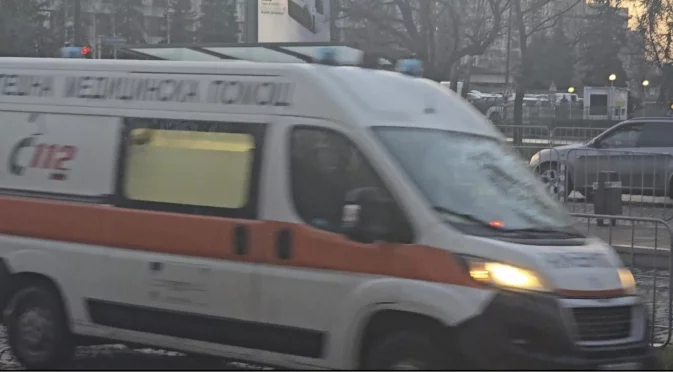 След побой на улицата: Мъж е настанен в болница