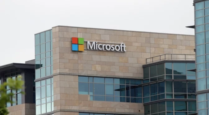 Microsoft ще инвестира 10 млрд. долара за изкуствен интелект в Португалия