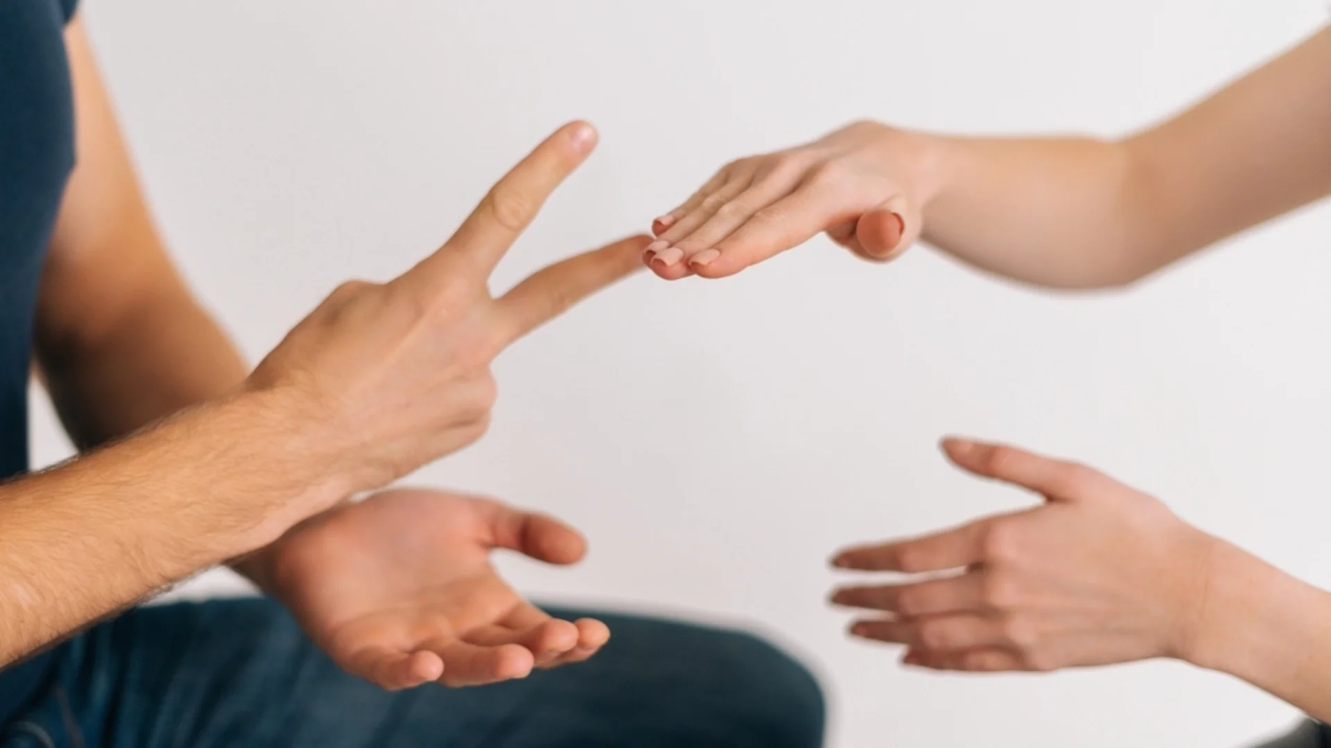 Разкриха хитър трик, който ще ви помогне да спечелите "Камък, ножица, хартия"