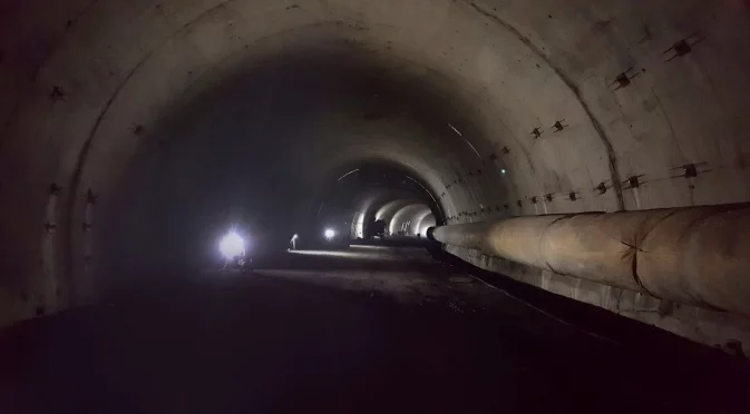 Без ток и в двете тръби на тунел “Големо Бучино“