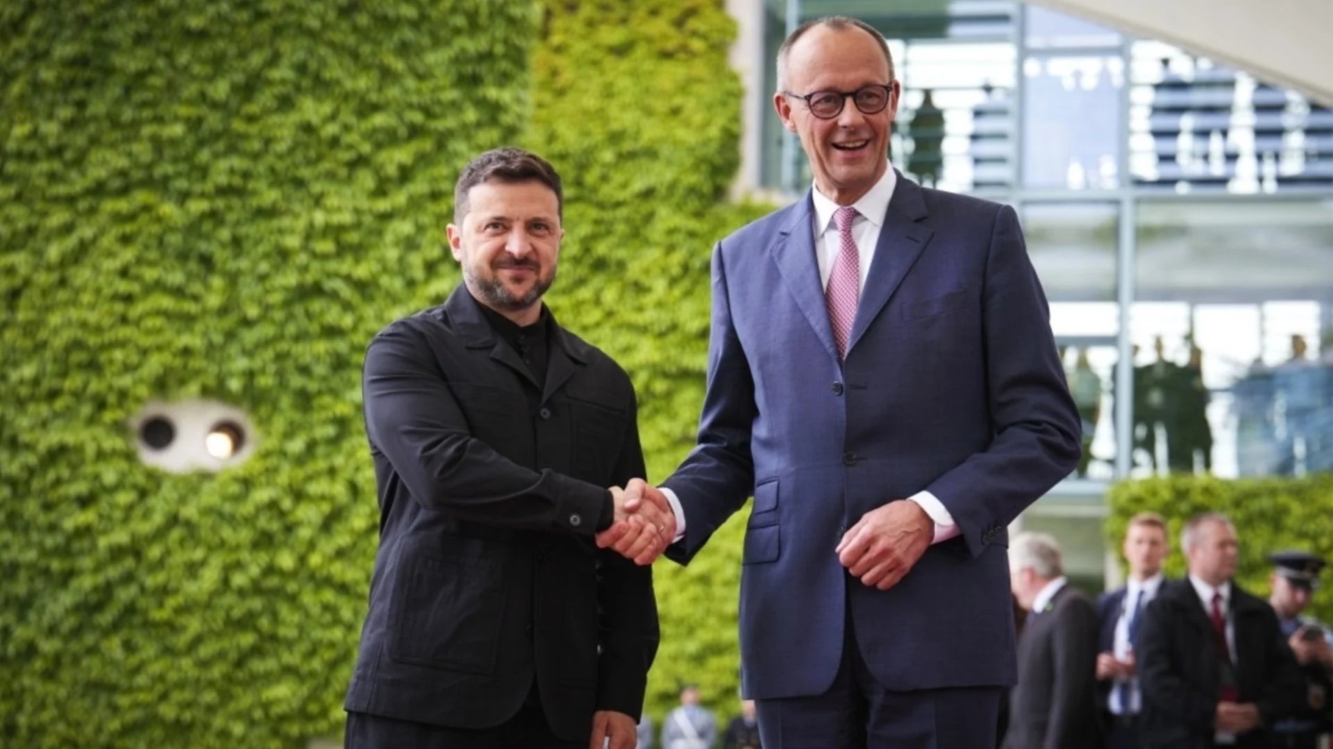 Потвърждение: Германия увеличава сериозно парите за военна помощ за Украйна